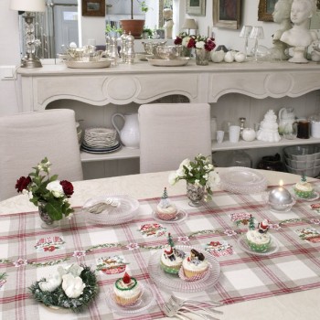 Linen  « Cupcakes de Noël » Table runner