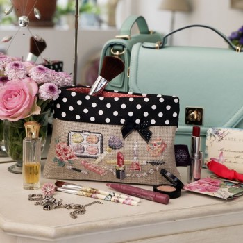 Aïda : Trousse «Petite Daisy» à broder au point de croix