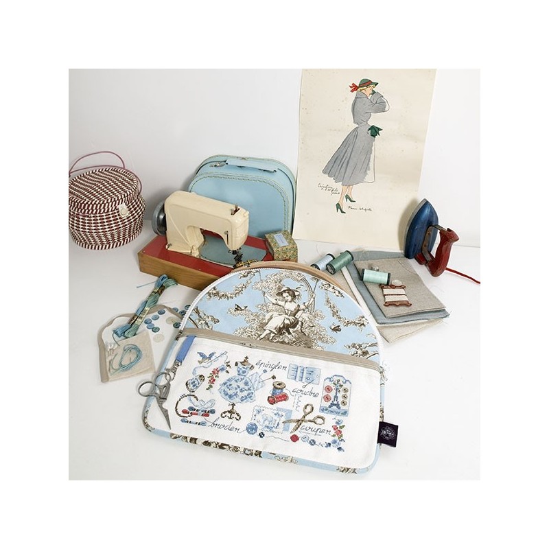 Aïda : Grande trousse à ouvrage « Toile de Jouy » Bleue à broder au point de croix