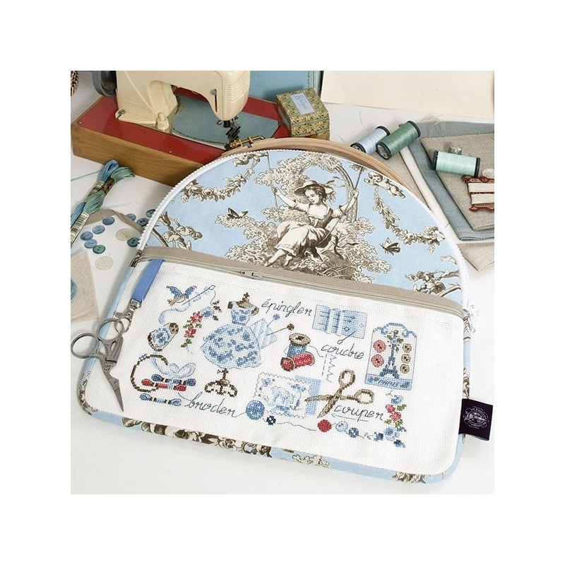 Aïda Large « Toile de Jouy » Blue print embroidery pouch