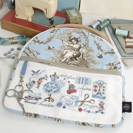 Linen Large « Toile de Jouy » Blue print embroidery pouch