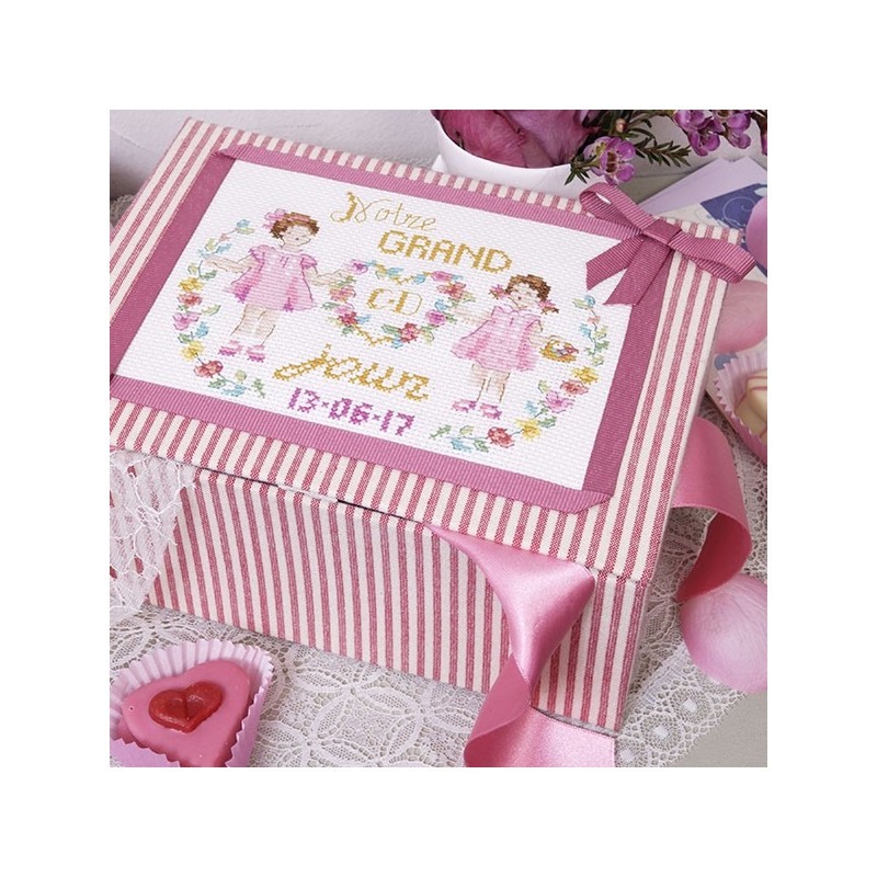 The Grand Story «Messages brodés»