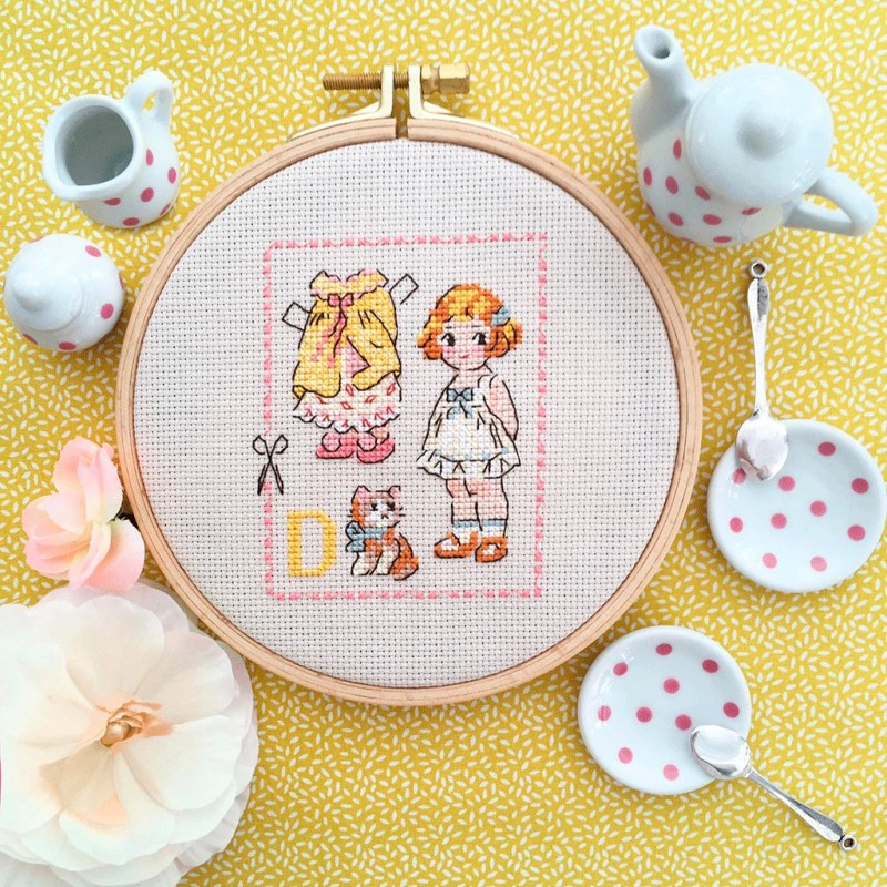 «Paper dolls» A big alphabet chart