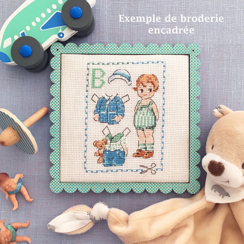 «Écolier» Scalloped Frame