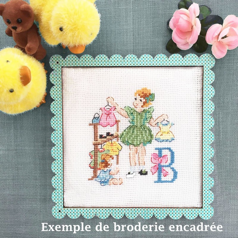 «Écolier» Scalloped Frame