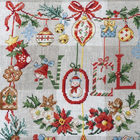 Aïda « Christmas in Pictures » Tea towel