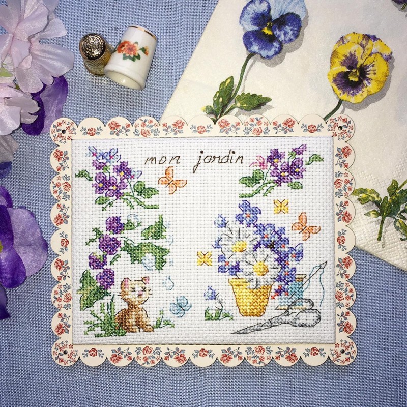 «Digoin» Scalloped Frame