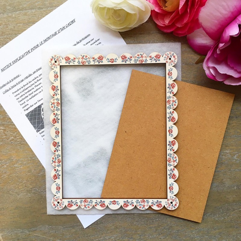 «Digoin» Scalloped Frame