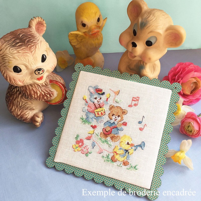 «Écolier» Scalloped Frame