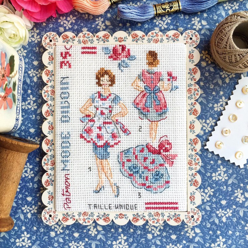 «Digoin» Scalloped Frame