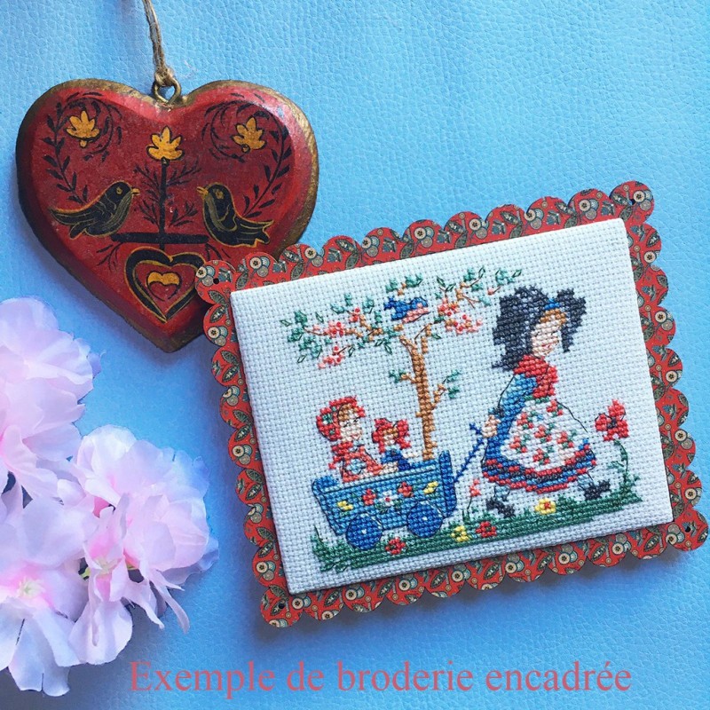 «Cachemire» Scalloped Frame