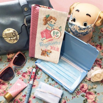 Lin : Pochette porte-masques «Toujours jolie» version fleurie