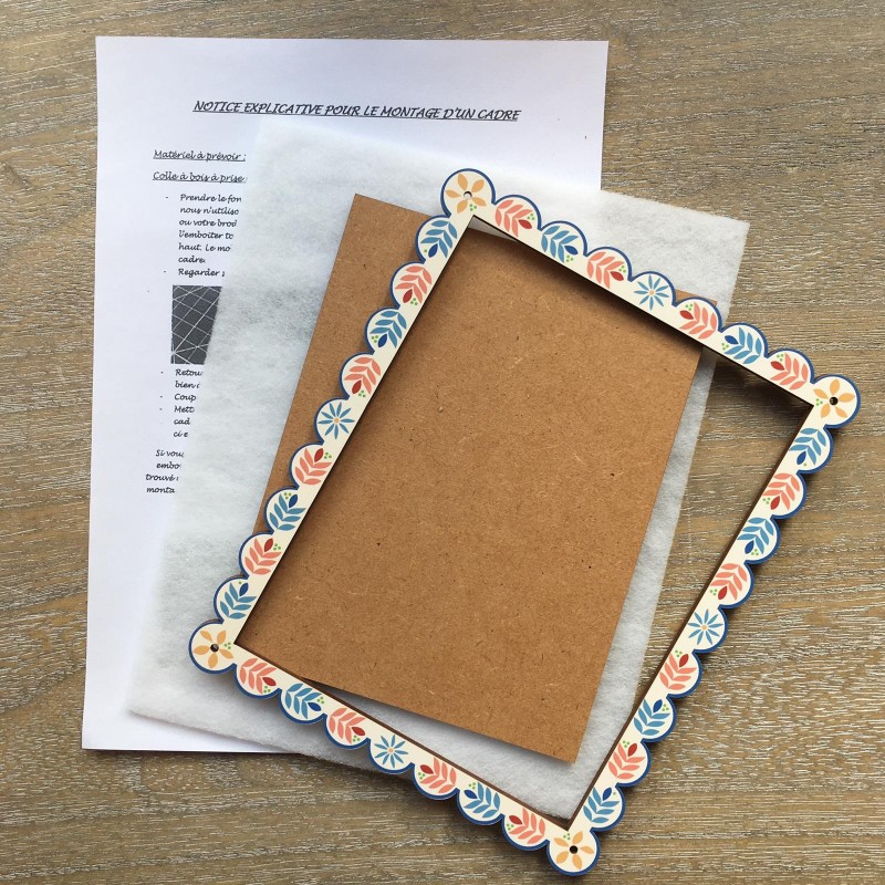 «Bretagne» Scalloped Frame