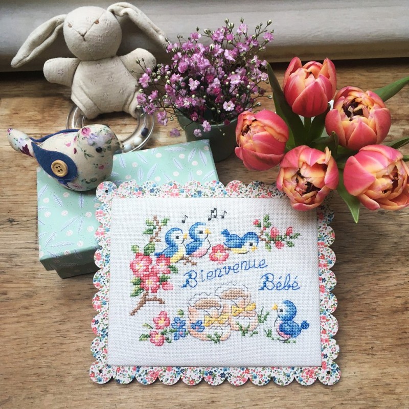 «Myosotis» Scalloped Frame