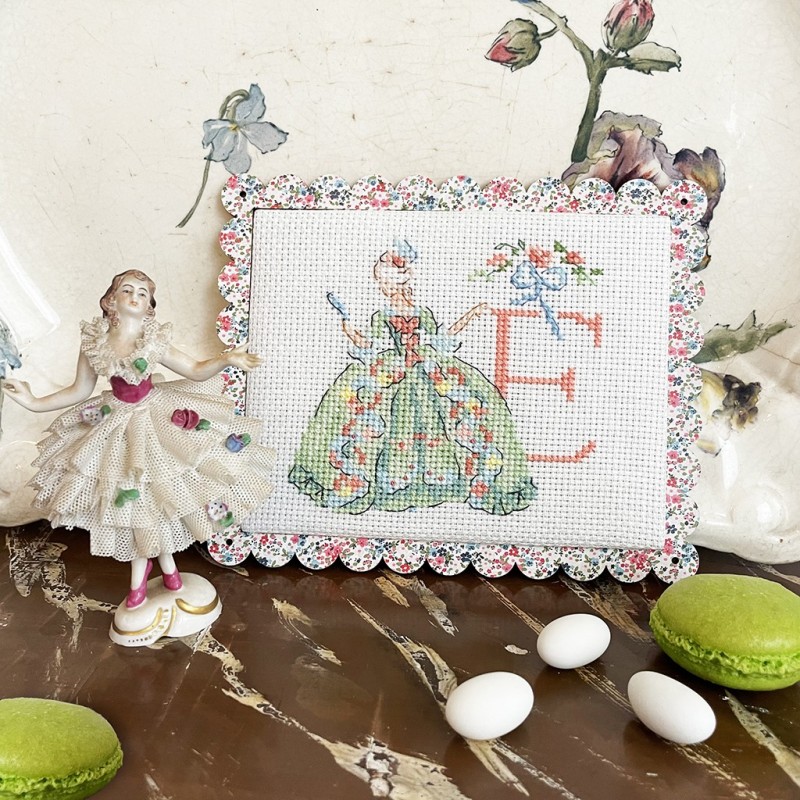 Cadre festonné «Myosotis»