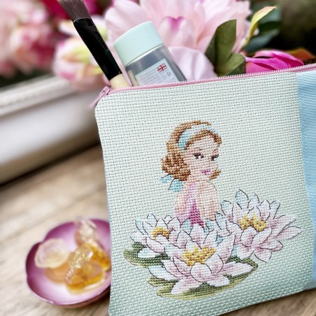 Aïda « Velvet beauty » pouch Aïda « Velvet beauty » pouch