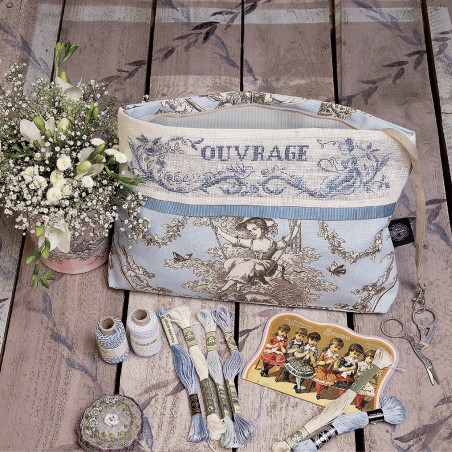 Lin : Maxi trousse « Toile de Jouy » Bleue