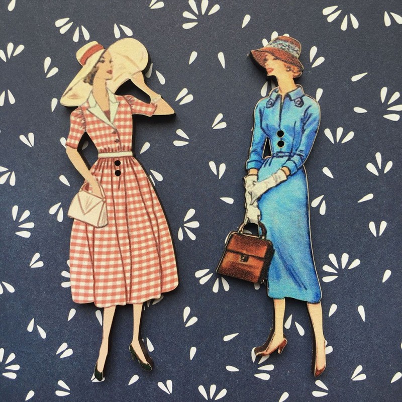 2 buttons « Suzanne et Marianne »