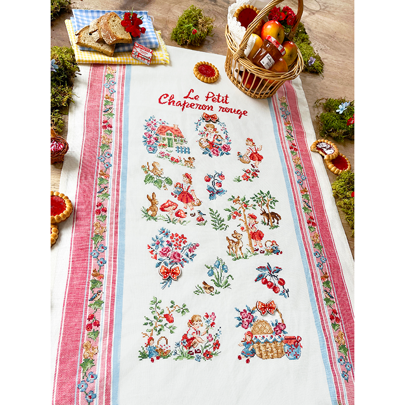Aida «Le petit chaperon rouge» Tea towel