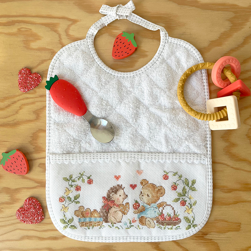 2 grands bavoirs «Miam d'amour»