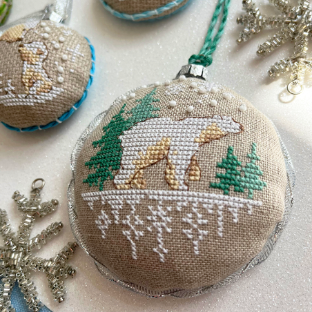 Lin : Ma déco de Noël N°2 «Éclats givrés» Lin : Ma déco de Noël N°2 «Éclats givrés»