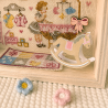 Aïda : La vitrine «Le petit monde de bébé» version Rose