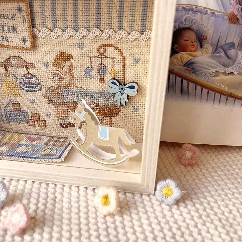 «Le petit monde de bébé» Showcase - Blue version